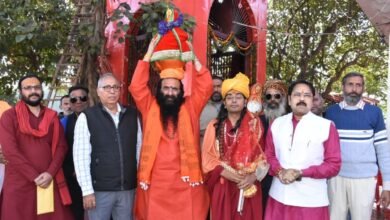 Photo of श्रीमहंत रविंद्रपुरी ने पशुपतिनाथ मंदिर के लिए जल कलश यात्रा को रवाना किया